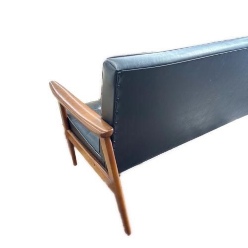 カリモク60 (カリモクロクマル) Kチェア 2シーター 2人掛けソファー スタンダードブラック