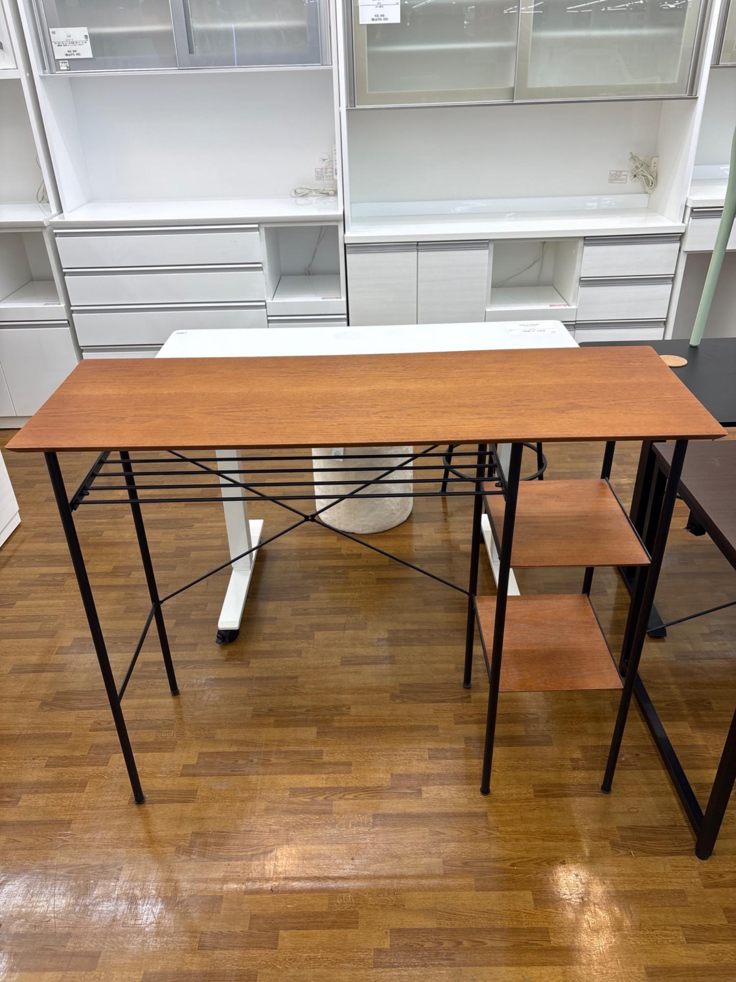 niko and  FURNITURE & SUPPLY (ニコアンド ファニチャーアンド