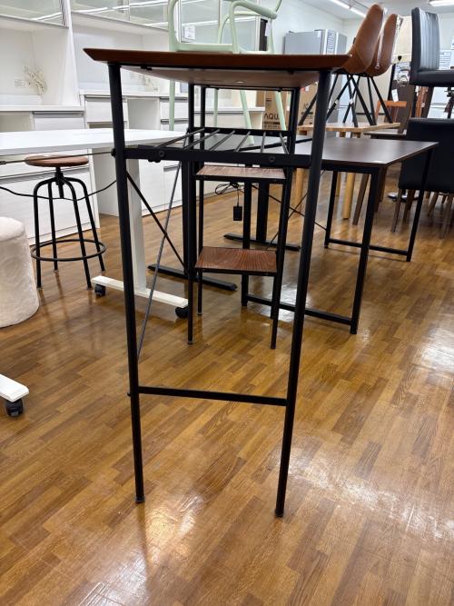 niko and  FURNITURE & SUPPLY (ニコアンド ファニチャーアンド