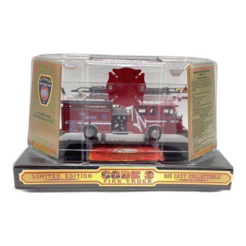 模型 64/1 CODE 3 AERIAL LADDER TRUCK