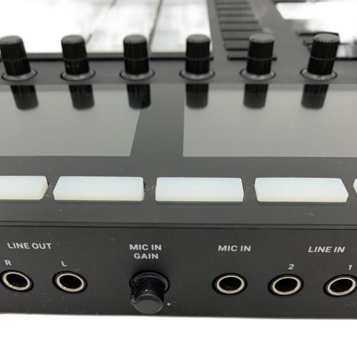 NATIVE INSTRUMENTS MASCHINE MK3 通電確認のみ