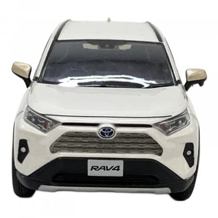 TOYOTA (トヨタ) RAV4 カラーサンプル ホワイトパールクリスタル