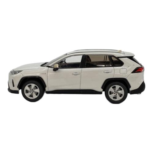 TOYOTA (トヨタ) RAV4 カラーサンプル ホワイトパールクリスタルシャイン キズ有