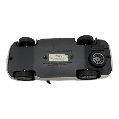 TOYOTA (トヨタ) ランドクルーザー カラーサンプル プレシャスホワイト キズ有