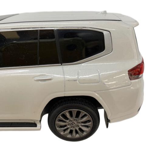 TOYOTA (トヨタ) ランドクルーザー カラーサンプル プレシャスホワイト キズ有