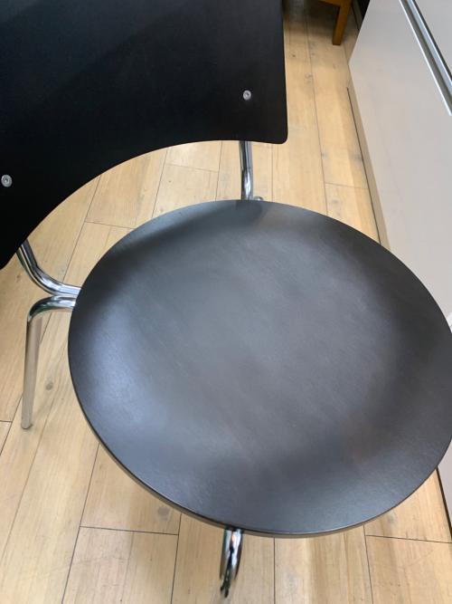 LION (ライオン) チェア 5650K ブラック