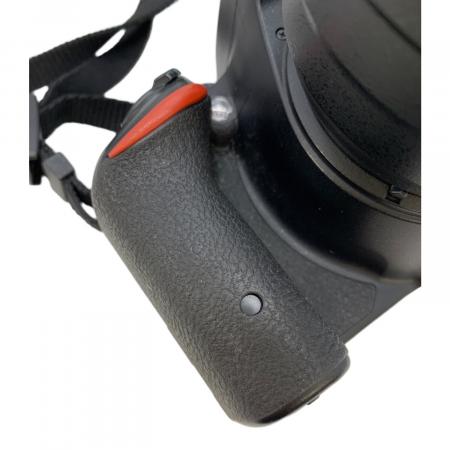 Nikon (ニコン) 一眼レフカメラ D5500 ズームレンズ付・画面キズ有 AF