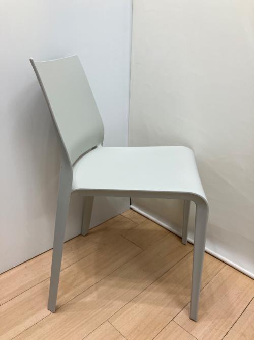 DESALTO (デサルト) スタッキングチェアー Cassina ixc.取り扱い グレー RIGA（リーガ）