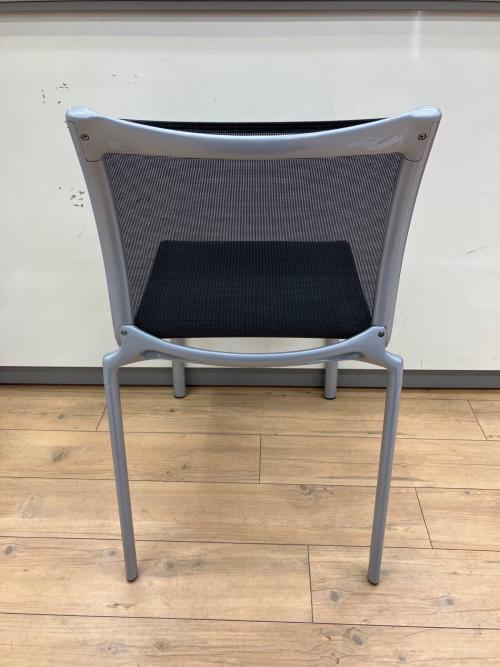 ALIAS (エイリアス) HIGHFRAMEスタッキングチェアー Cassina ixc.取り扱い グレー×ブラック