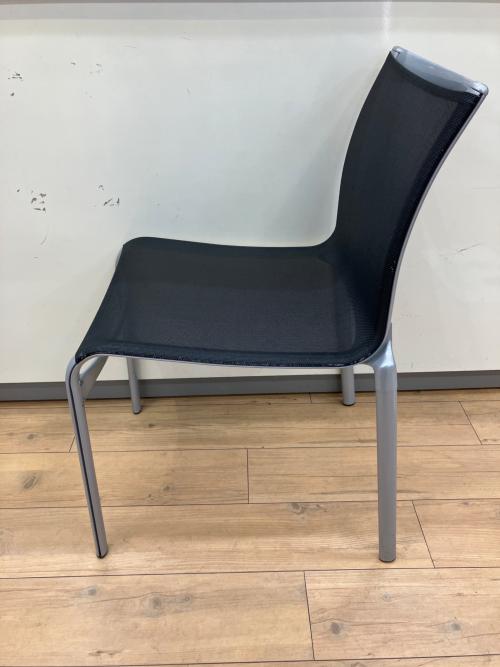 ALIAS (エイリアス) HIGHFRAMEスタッキングチェアー Cassina ixc.取り扱い グレー×ブラック