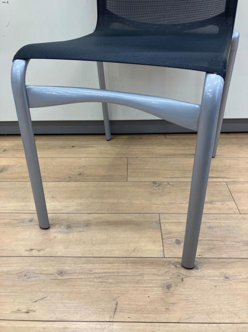 ALIAS (エイリアス) HIGHFRAMEスタッキングチェアー Cassina ixc.取り扱い グレー×ブラック