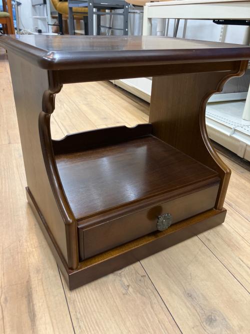 karimoku (カリモク) ナイトテーブル 電話台 ブラウン