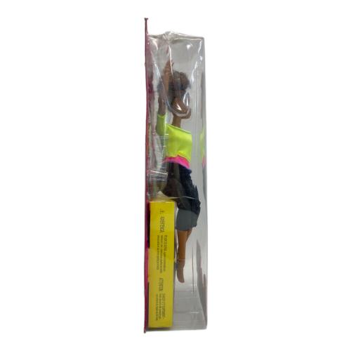 Barbie (バービー) バービーキュートにポーズ！イエロー バービー人形 保管ヨゴレ有