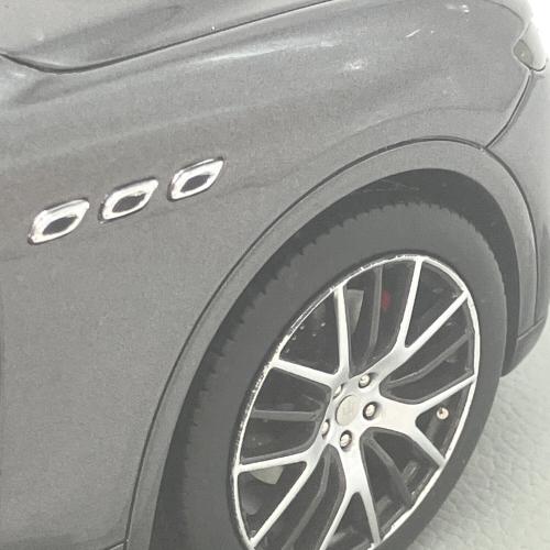 maserati (マセラティ) レヴァンテ モデルカー 1/18スケール