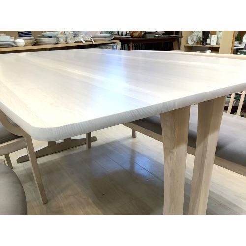 karimoku(カリモク)のベンチダイニング4点セット