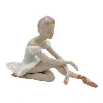 LLADRO (リヤドロ) フィギュリン ローズバレー ※接着剤補修跡有