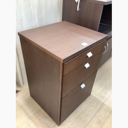 カリモク　ダークブラウン　木製　4段チェスト　アンティーク　棚 カリモク 木製チェスト 4段 ブラウン 楽天市場】カリモク チェスト