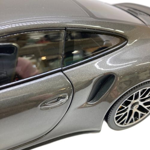 MINICHAMPS (ミニチャンプス) モデルカー 1/18 サイドミラー破損有 Porsche 911 Turbo S