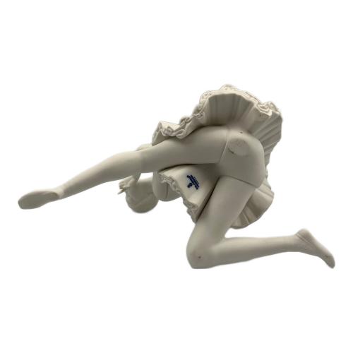 LLADRO (リヤドロ) フィギュリン マットホワイト バレリーナ
