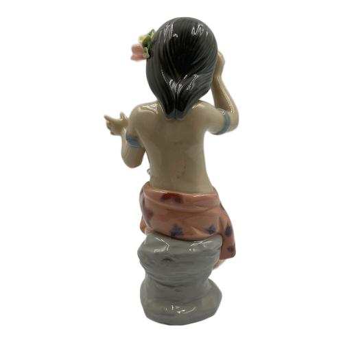 LLADRO リヤドロ 小さなパイロット 5697 フィギュリン LLADRO (リヤドロ) フィギュリン NINA HAWAIANA｜トレファクONLINE