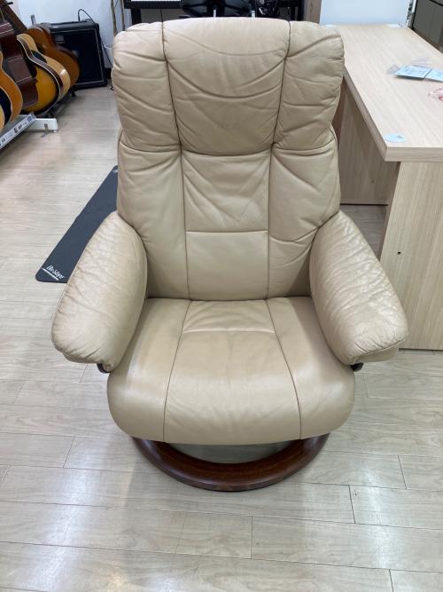 Ekornes (エコーネス) チェア オットマン付 ベージュ レノー