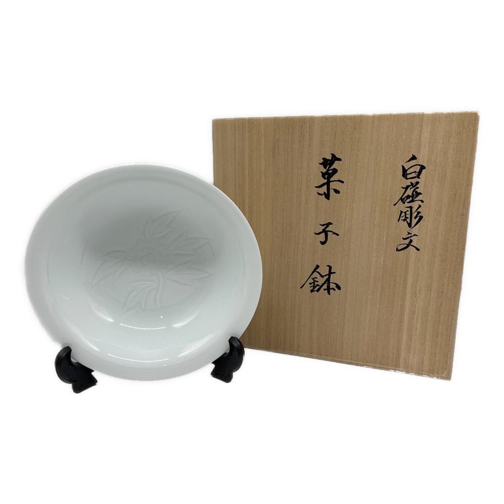 井上萬二 (イノウエマンジ) 白磁彫文菓子鉢 18cm｜トレファクONLINE