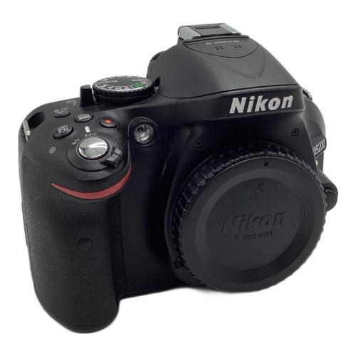 Nikon (ニコン) デジタル一眼レフカメラ D5200