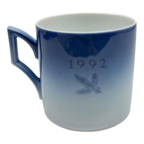 ROYAL COPENHAGEN (ロイヤル・コペンハーゲン) イヤーカップ＆ソーサー クリスマスカップ1992