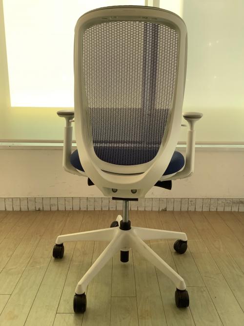 オカムラ オフィスチェア ホワイト×ブルー シルフィー