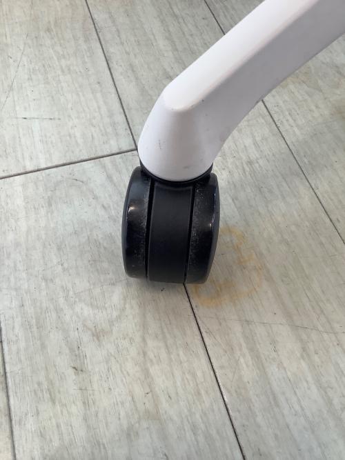 オカムラ オフィスチェア ホワイト×ブルー シルフィー