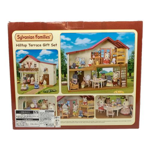 EPOCH (エポック) シルバニアファミリー ヒルトップテラスギフトセット シルバニアファミリー 海外版 シルバニア Hilltop Terrace Gift Set