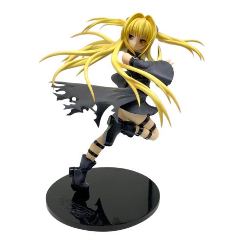 To LOVEる (トラブル) ヤミ 金色の闇 1/8 フィギュア