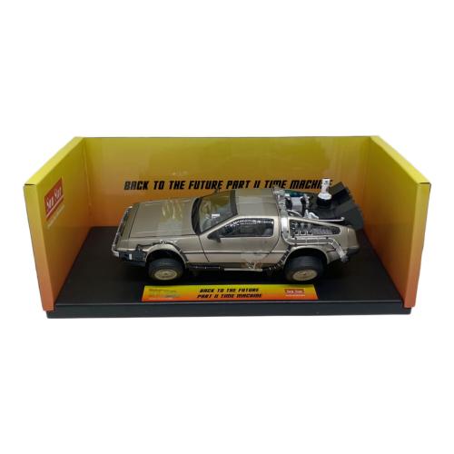 サンスター バック・トゥ・ザ・フューチャー PartII デロリアン マークII モデルカー 1/18 ダイキャストモデルカー