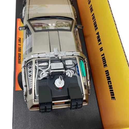 サンスター バック・トゥ・ザ・フューチャー PartII デロリアン マークII モデルカー 1/18 ダイキャストモデルカー