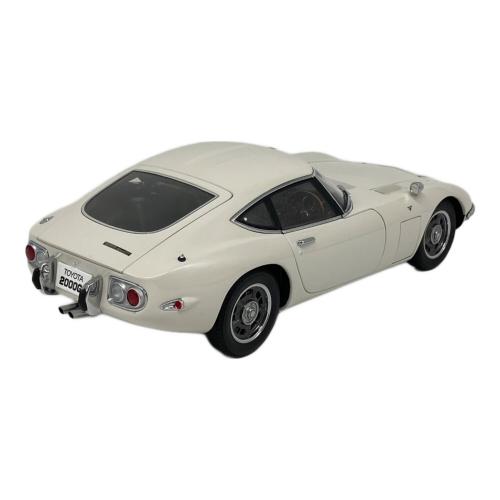 AUTOart (オートアート) トヨタ 2000GT 1967年式 モデルカー 1/18