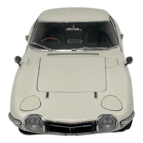 AUTOart (オートアート) トヨタ 2000GT 1967年式 モデルカー 1/18