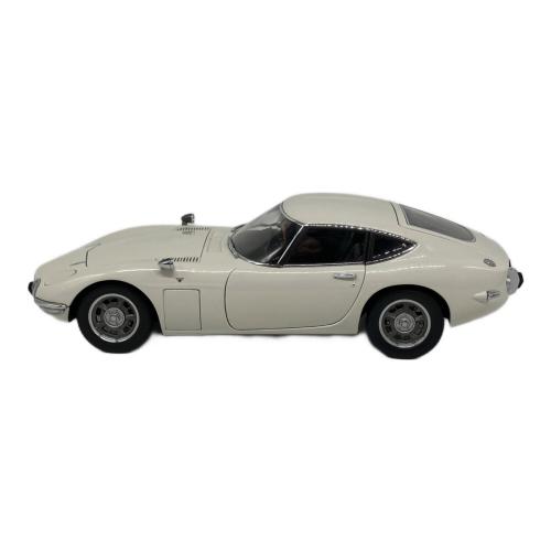 AUTOart (オートアート) トヨタ 2000GT 1967年式 モデルカー 1/18