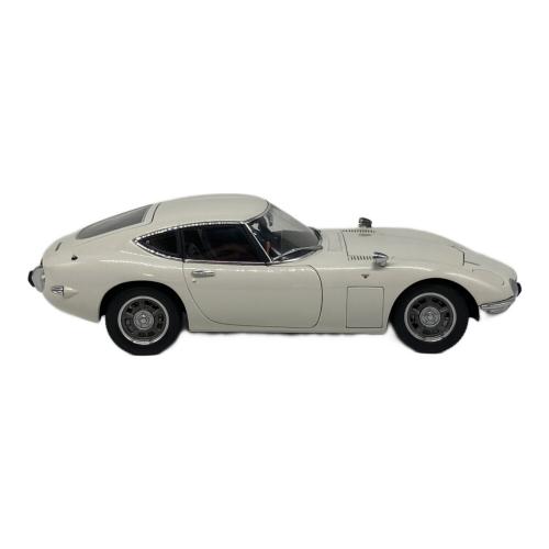 AUTOart (オートアート) トヨタ 2000GT 1967年式 モデルカー 1/18