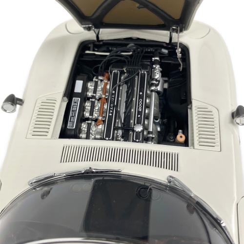 AUTOart (オートアート) トヨタ 2000GT 1967年式 モデルカー 1/18