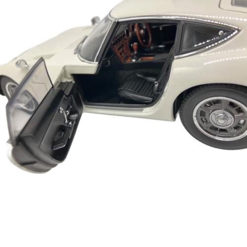 AUTOart (オートアート) トヨタ 2000GT 1967年式 モデルカー 1/18