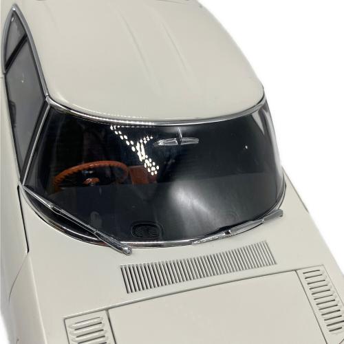 AUTOart (オートアート) トヨタ 2000GT 1967年式 モデルカー 1/18