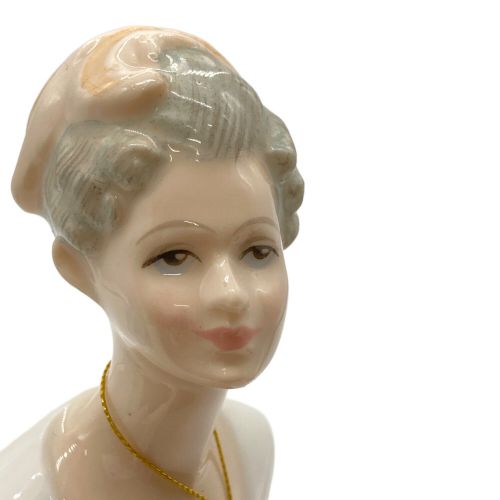 ROYAL DOULTON (ロイヤルドルトン) 陶器置物 ※箱付