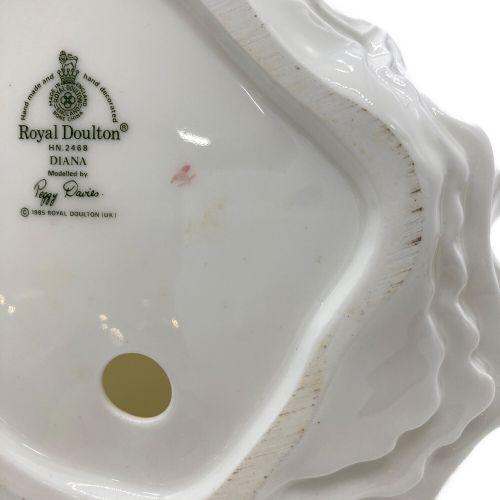 ROYAL DOULTON (ロイヤルドルトン) 陶器置物 ※箱付