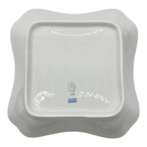 ROYAL COPENHAGEN (ロイヤル・コペンハーゲン) スクエアボウル ホワイトフルーテッド・ハーフレース