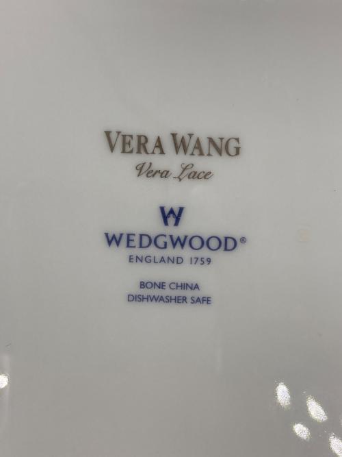 Wedgwood (ウェッジウッド) アクセントプレート レース柄/プラチナ VERA WANG