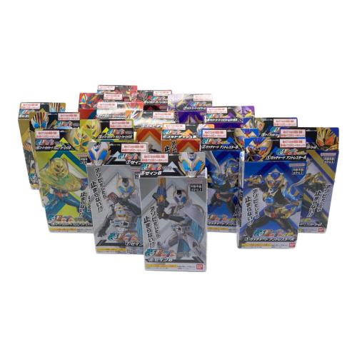 仮面ライダーガッチャード (バンダイ) 仮面ライダー ※チューイングガム菓子取り出しのため開封 →3←/→4← 18個入.