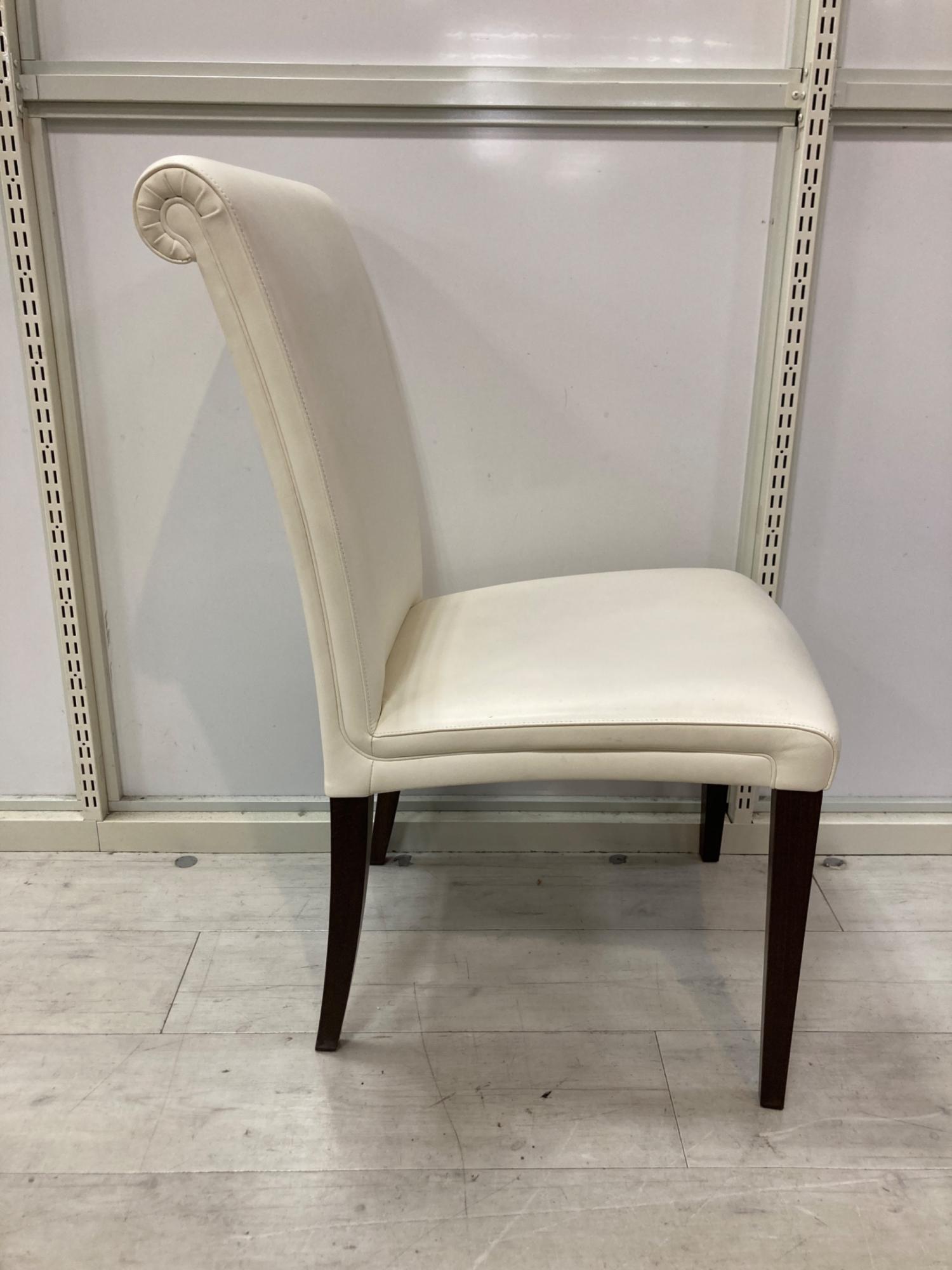 ◇Poltrona Frau | Vittoria｜ダイニングチェア VITTORIA Chair By Poltrona Frau