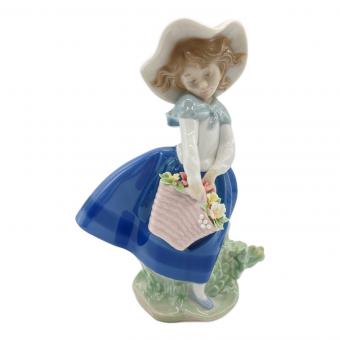 LLADRO (リヤドロ) フィギュリン きれいな花ばかり