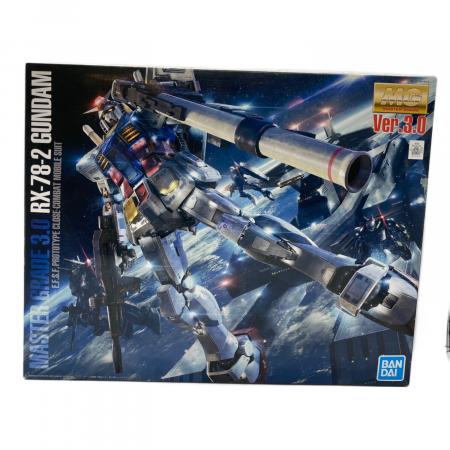 BANDAI (バンダイ) MG 1/100 RX-78-2 ガンダムVer.3.0 ガンプラ ※外箱
