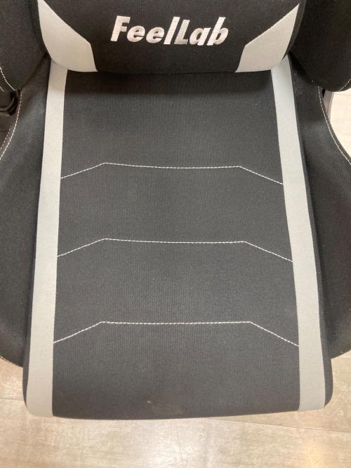 Feel Lab ゲーミングチェア 64 ブラック